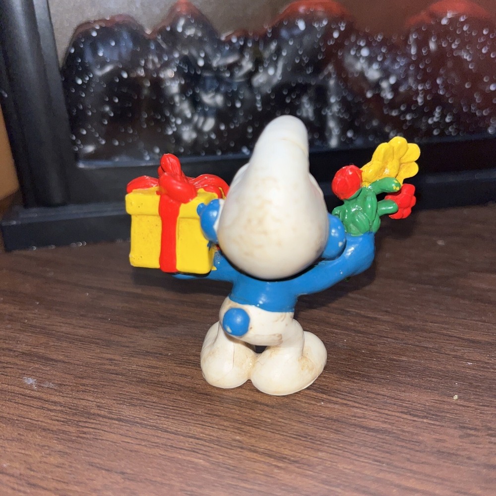 Smurf with Flowers and Gift Vintage Toy‎ 1978 Figure PEYO Schleich - Picture 3 of 5